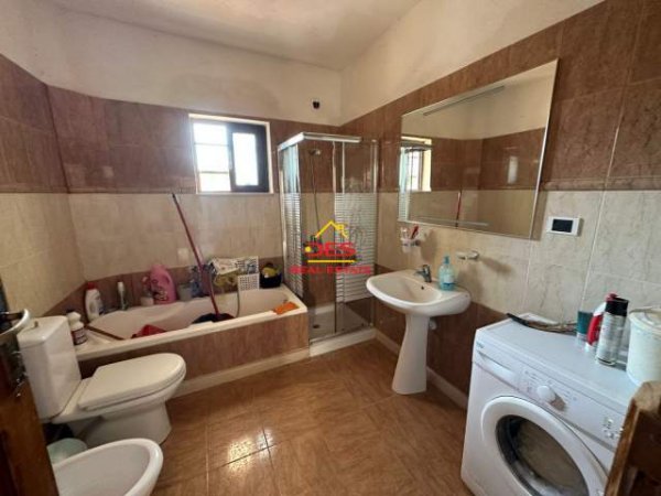 Vlore, shitet shtepi 2 Katshe 470 m² 230.000 Euro (Rruga Janaq Kilica,Vlore)