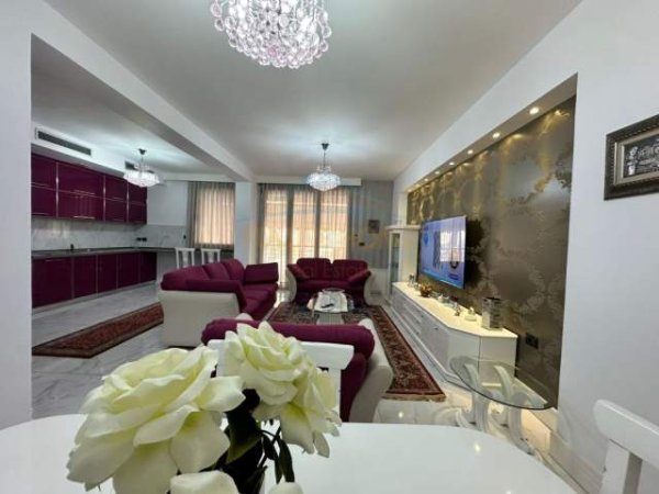 Tirane, jepet me qera apartament 3+1+BLK Kati 7, 150 m² 1.500 Euro (Rruga e Kosovarve)