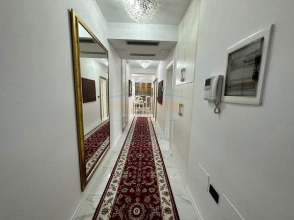 Tirane, jepet me qera apartament 3+1+BLK Kati 7, 150 m² 1.500 Euro (Rruga e Kosovarve)