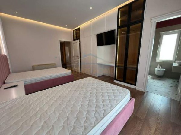 Tirane, jepet me qera apartament 2+1+BLK Kati 5, 180 m² 1.600 Euro (Kopshti Zoologjik)