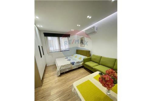Tirane, jepet me qera garsonier Kati 3, 30 m² 420 Euro (Stadiumi Dinamo)