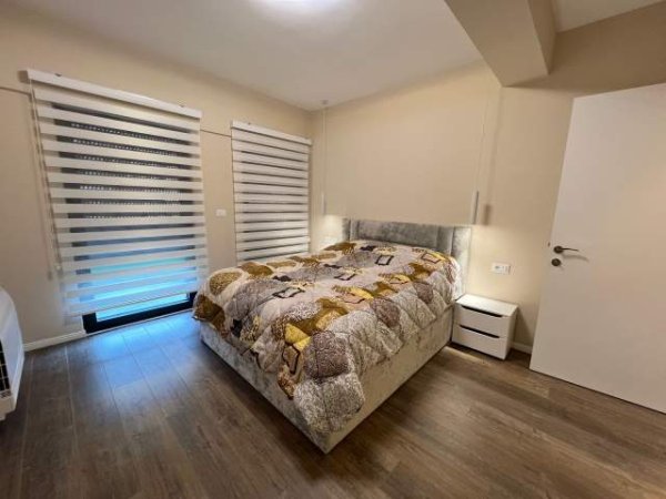 Tirane, jepet me qera apartament duplex Kati 2, 260 m² 1.300 Euro (kodra e diellit)
