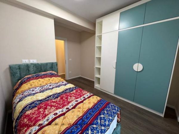 Tirane, jepet me qera apartament duplex Kati 2, 260 m² 1.300 Euro (kodra e diellit)