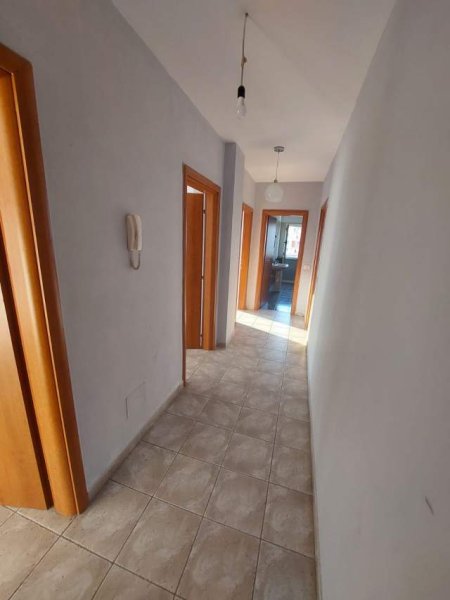 Tirane, shitet apartament 2+1+BLK Kati 5, 107 m² 153.000 Euro (Ndre Mjeda prane pallateve Kontakt)