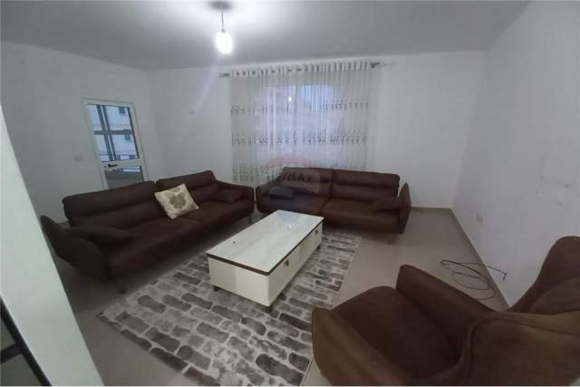 Tirane, jepet me qera apartament 2+1 Kati 4, 95 m² 40.000 Leke (Bulevardi i Kasharit)