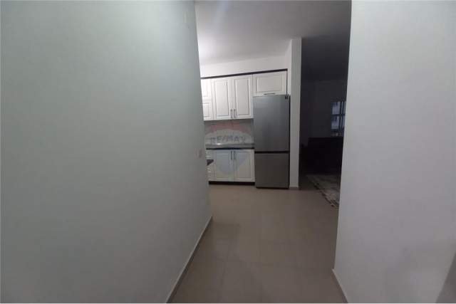 Tirane, jepet me qera apartament 2+1 Kati 4, 95 m² 40.000 Leke (Bulevardi i Kasharit)