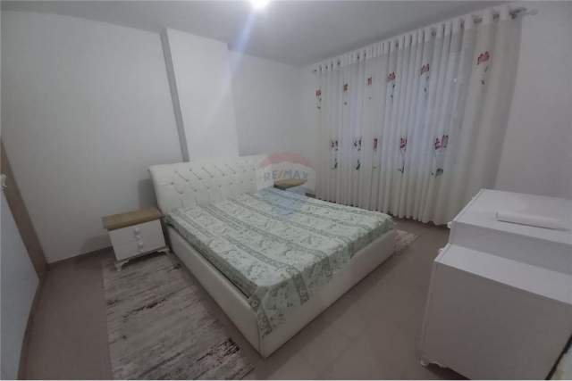 Tirane, jepet me qera apartament 2+1 Kati 4, 95 m² 40.000 Leke (Bulevardi i Kasharit)