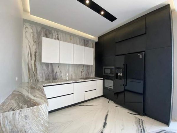 Tirane, jepet me qera apartament Kati 8, 125 m² 1.100 Euro (Abedin Rexha)