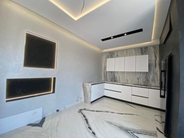 Tirane, jepet me qera apartament Kati 8, 125 m² 1.100 Euro (Abedin Rexha)