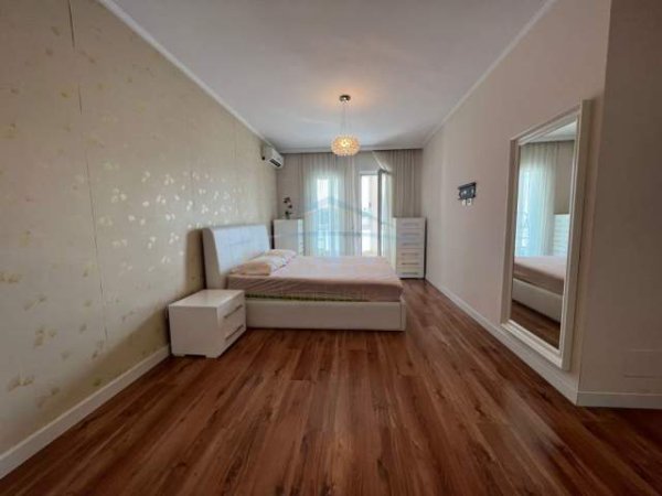Tirane, shitet apartament 2+1+BLK Kati 8, 95 m² 180.000 Euro (21 Dhjetori)