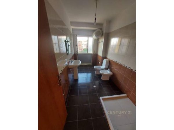 Tirane, shitet apartament 2+1 Kati 5, 107 m² 153.000 Euro