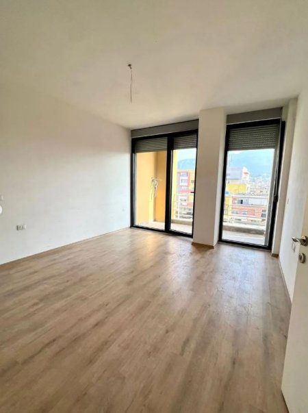 Tirane, shes 1+1 86 m² 99.000 Euro (Sapo Kalon Maternitetin e Ri)