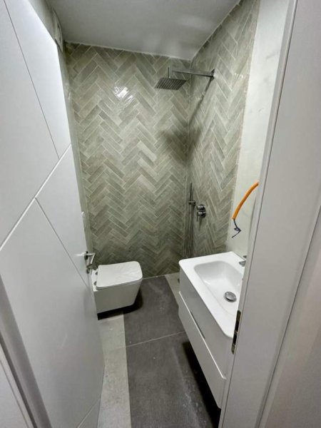 Tirane, shitet apartament 1+1+BLK Kati 5, 78 m² 143.000 Euro (Mozaiku/21 Dhjetori)