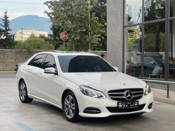 Tirane, shitet makine Mercedes-Benz E 220 Viti 2014,