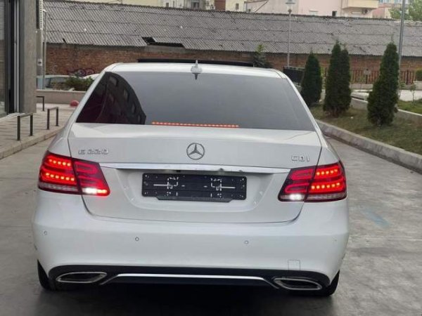 Tirane, shitet makine Mercedes-Benz E 220 Viti 2014,