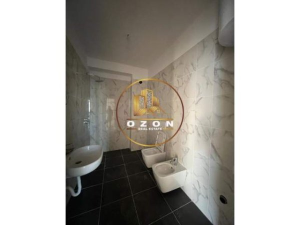 Tirane, jepet me qera apartament 2+1+A+BLK Kati 3, 90 m² 50.000 Leke (TREGU ELEKTRIK)
