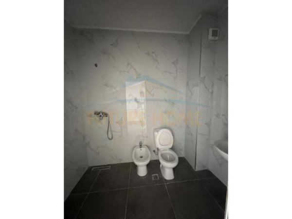 Tirane, shitet apartament Kati 1, 92 m² 130.000 Euro (Kodra e Diellit)