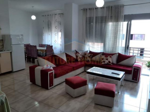 Tirane, jepet me qera apartament 2+1+BLK Kati 8, 116 m² 450 Euro (unaza e re)