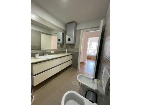 Tirane, jepet me qera apartament 2+1+BLK Kati 5, 100 m² 650 Euro (Kodra e Diellit)