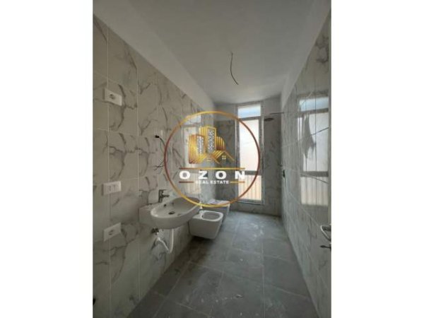 Tirane, jepet me qera apartament 1+1+A+BLK Kati 4, 60 m² 35.000 Leke (TREGU ELEKTRIK)