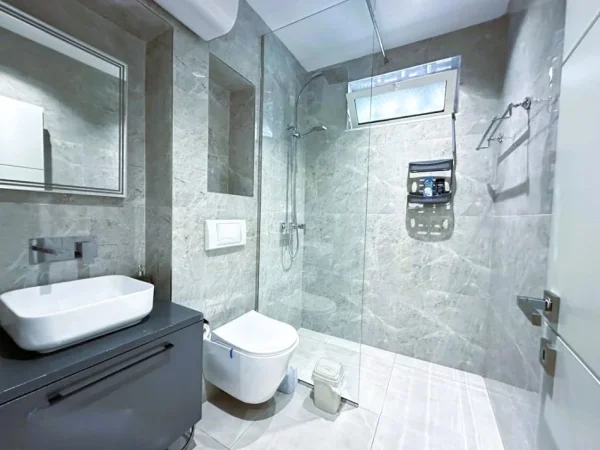 Tirane, shitet apartament 1+1+Aneks+Ballkon Kati 1, 67 m² 135.000 €