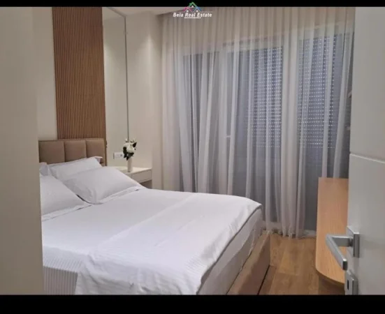 Tirane, jepet me qera apartament 1+1+Ballkon Kati 6, 65 m² 570 € (kinostudio)