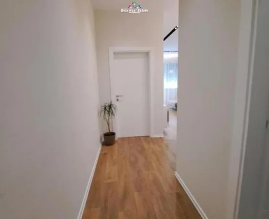 Tirane, jepet me qera apartament 1+1+Ballkon Kati 6, 65 m² 570 € (kinostudio)