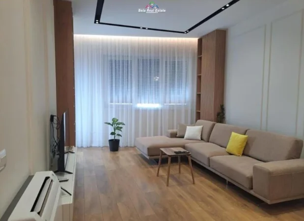 Tirane, jepet me qera apartament 1+1+Ballkon Kati 6, 65 m² 570 € (kinostudio)