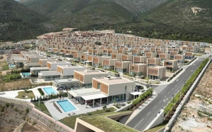 Dhermi - Palase, shitet apartament 2+1 Kati 0, 70 m² 530.000 € (Rruga Palase)