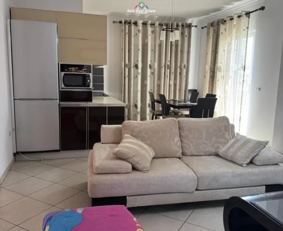 Tirane, jepet me qera Vile 3+1 Kati 2, 152 m² 620 € (selitre)