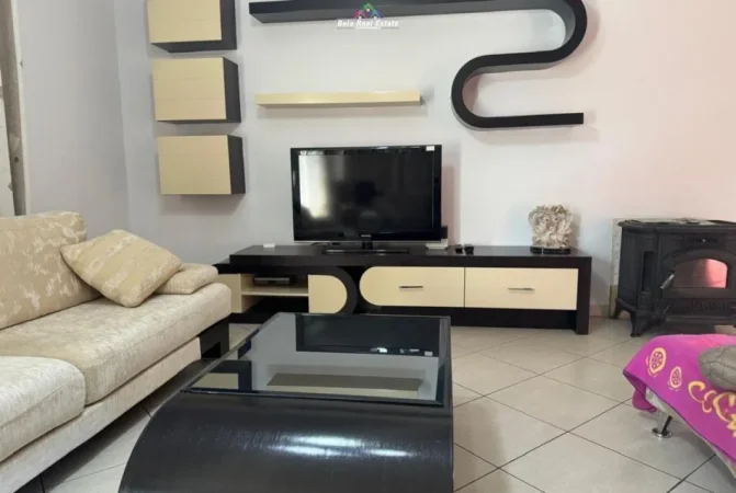 Tirane, jepet me qera Vile 3+1 Kati 2, 152 m² 620 € (selitre)