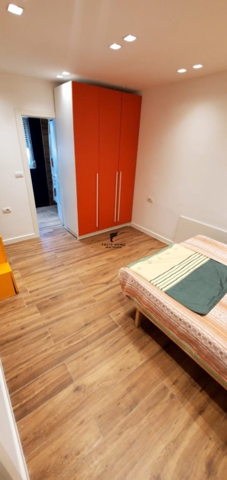 Tirane, jepet me qera apartament 2+1 Kati 1, 75 m² 650 € (MEDRESEJA)