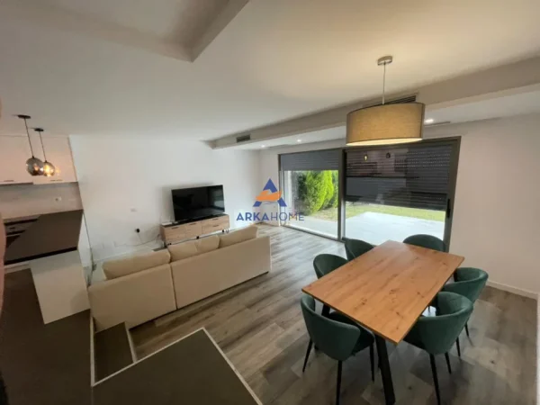 Tirane, shitet Vile 3 Katshe Kati 3, 205 m² 650.000 € 