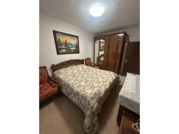 Tirane, jepet me qera apartament 1+1+Ballkon Kati 1, 58 m² 550 € (Vasil Shanto)