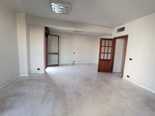 Tirane, jepet me qera ambjent biznesi Kati 7, 130 m² 1.870 € 