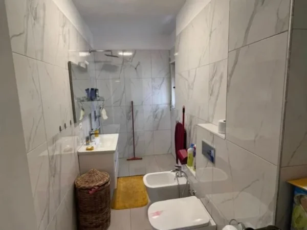 Tirane, shitet apartament 2+1+Ballkon Kati 8, 91 m² 215.000 € (selvia)
