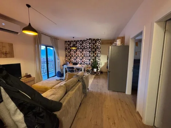 Tirane, shitet apartament 2+1+Ballkon Kati 8, 91 m² 215.000 € (selvia)