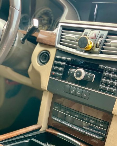 Tirane, shes Mercedes Benz E class 200 BlueEfficiency 2012 8.500 € i diskutueshem