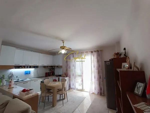 Tirane, shitet apartament 2+1 Kati 1, 97 m² 130.000 € (FRESKU)
