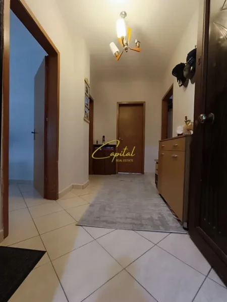 Tirane, shitet apartament 2+1 Kati 1, 97 m² 130.000 € (FRESKU)