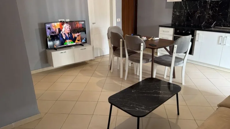 Tirane, jepet me qera apartament 1+1 , 70 m² 550 € (kodra diellit)