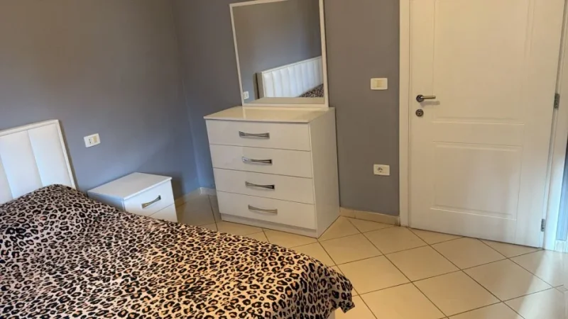 Tirane, jepet me qera apartament 1+1 , 70 m² 550 € (kodra diellit)