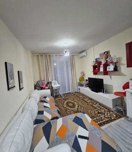 Tirane, jepet me qera apartament 1+1 Kati 6, 74 m² 450 € (YZBERISHT)