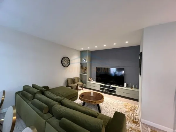 Tirane, shes apartament 2+1+Ballkon , 119 m² 320.000 € 