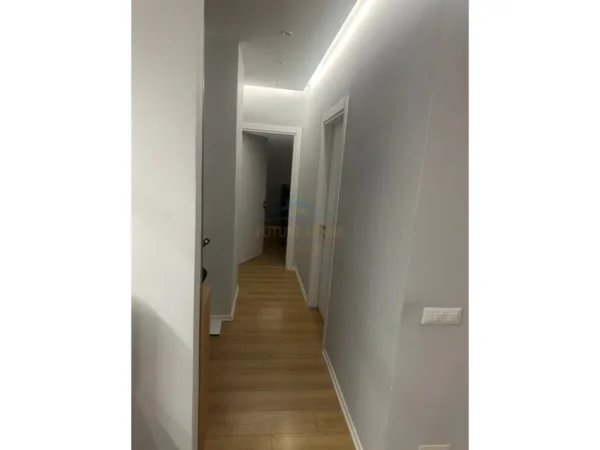 Tirane, shes apartament 2+1+Ballkon , 119 m² 320.000 € 