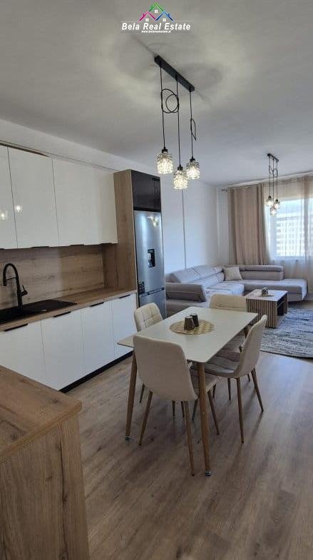 Tirane, jepet me qera apartament 2+1 Kati 6, 96 m² 620 € (univers city)