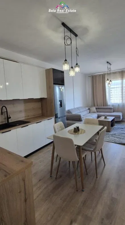 Tirane, jepet me qera apartament 2+1 Kati 6, 96 m² 620 € (univers city)