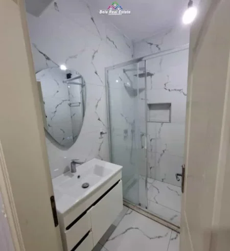 Tirane, shes apartament 1+1+Ballkon Kati 5, 72 m² 90.000 € (kamez)