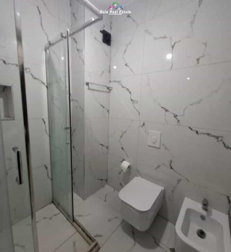 Tirane, shes apartament 1+1+Ballkon Kati 5, 72 m² 90.000 € (kamez)