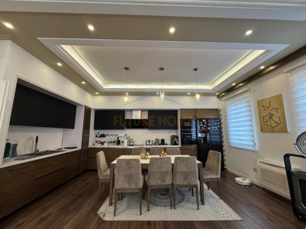 Tirane, shitet apartament 3 Katshe Kati 0, 320 m² 400.000 € 